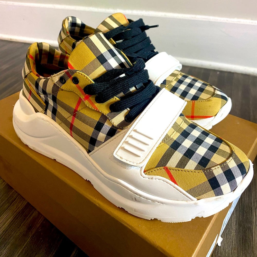 Burberry Vintage Sneakers